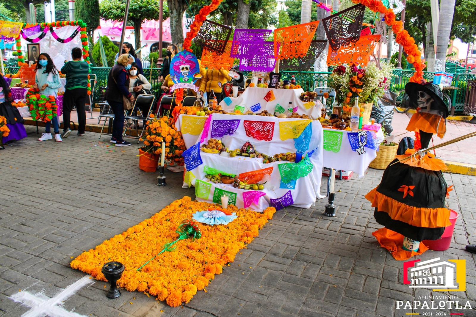 Realizan con éxito concurso de ofrendas en Papalotla